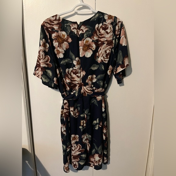 NWT Flutter Sleeve Shift Dress Blue Pink Floral Tie Waist - Picture 4 of 5